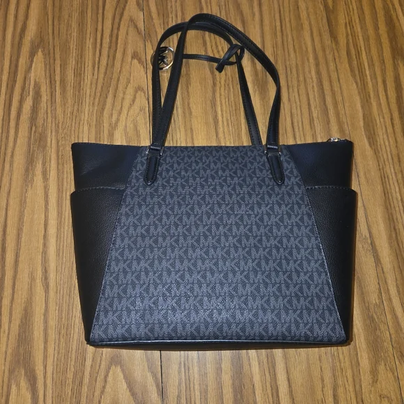 Brand new Michael Kors purse - Picture 2 of 5